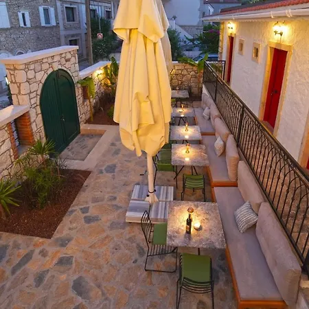Pom Alacati Boutique Hotel *