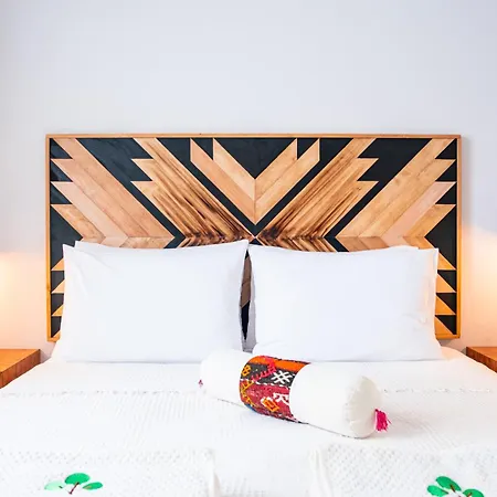 Pom Alacati Boutique *