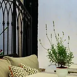 Pom Alacati Boutique Cesme