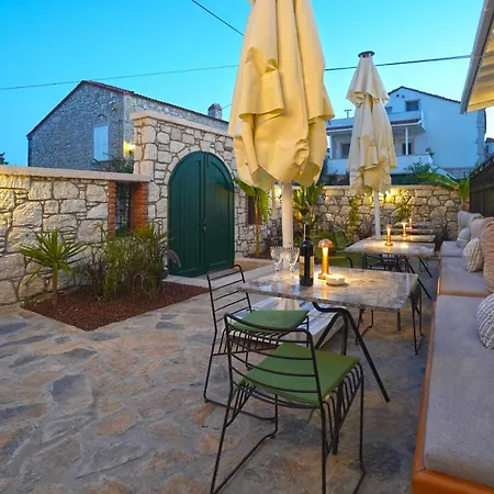 Pom Alacati Boutique Cesme