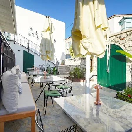 Pom Alacati Boutique Hotel