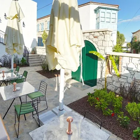 Pom Alacati Boutique Çeşme