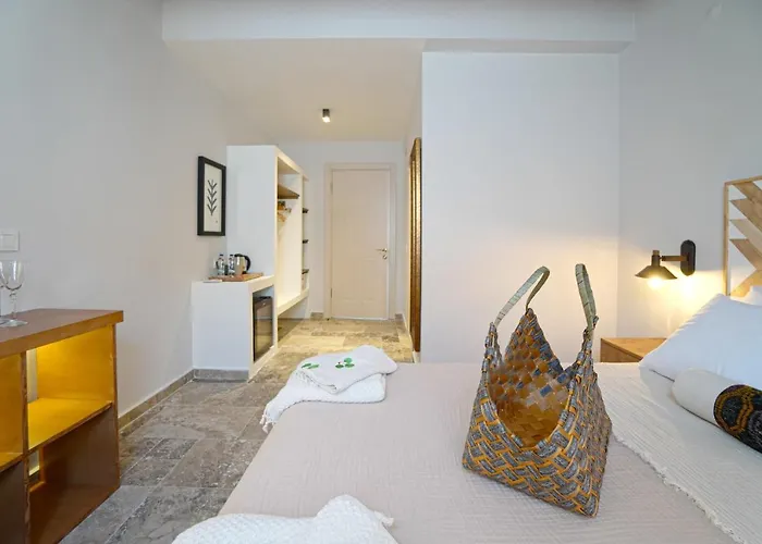 Pom Alacati Boutique