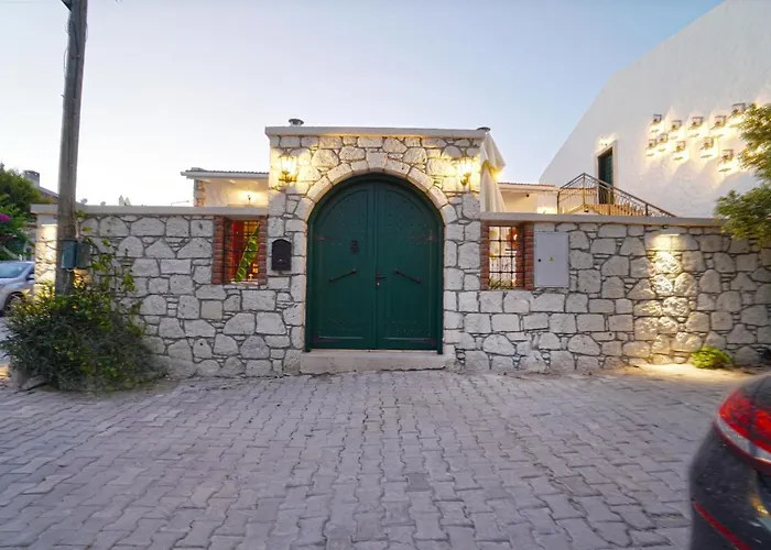 Pom Alacati Boutique 酒店