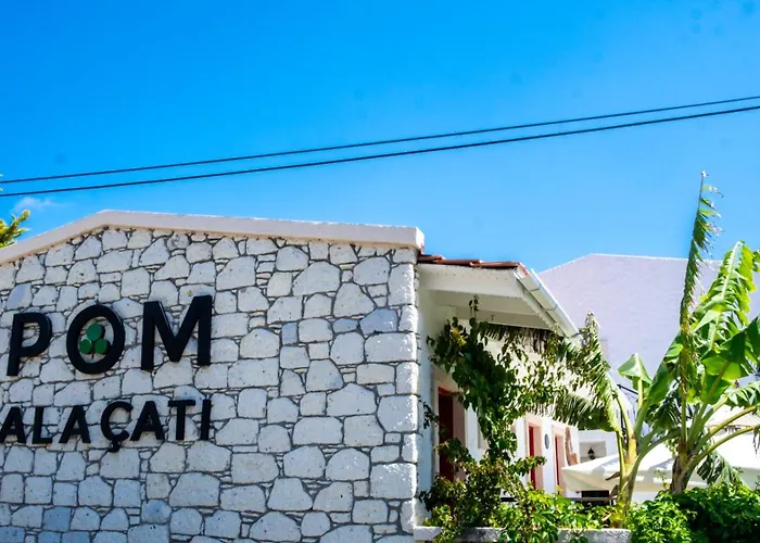 Pom Alacati Boutique