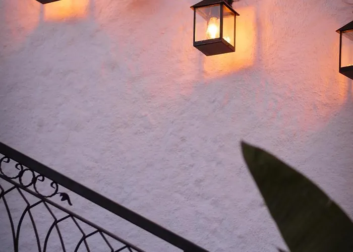 Pom Alacati Boutique 酒店