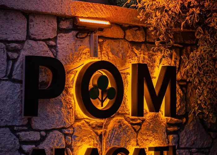 Pom Alacati Boutique *