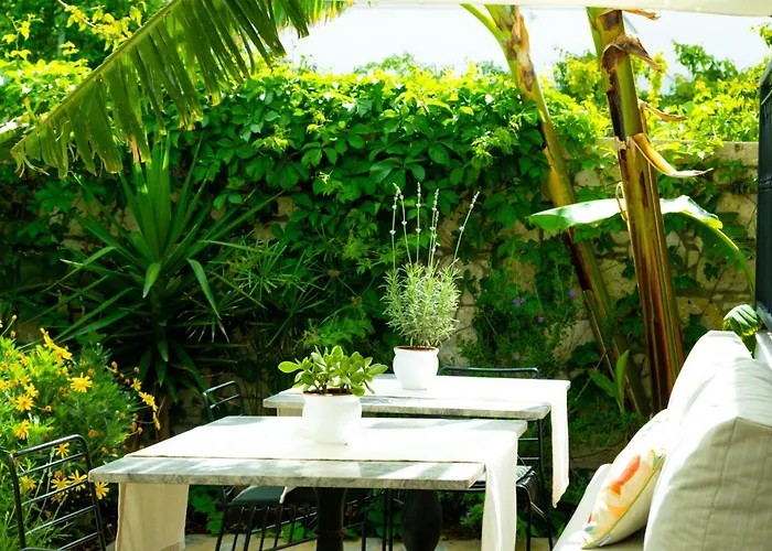 Pom Alacati Boutique